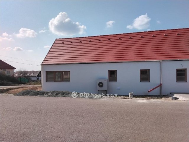 Eladó ikerház, Felsőtárkányban 110 M Ft, 3 szobás