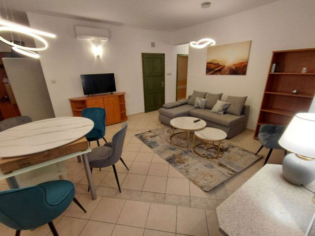 Kiadó téglalakás, albérlet, Debrecenben 330 E Ft / hó, 3 szobás