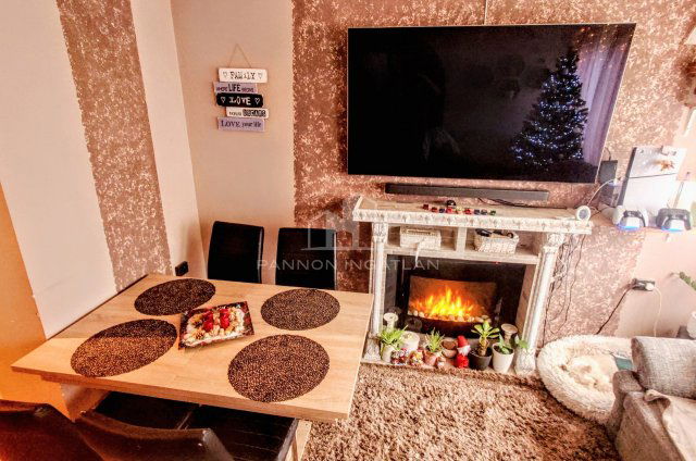 Eladó családi ház, Veszprémben 99 M Ft, 5 szobás