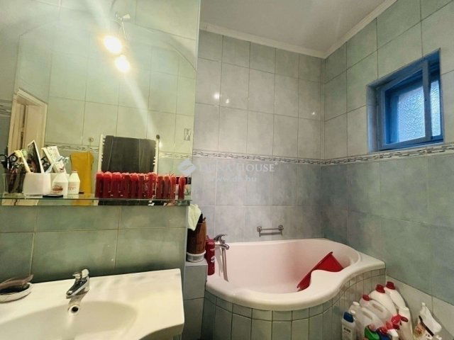 Eladó családi ház, Gyálon 103.5 M Ft, 5 szobás