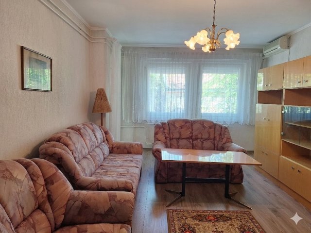 Kiadó téglalakás, albérlet, Szolnokon 200 E Ft / hó, 2+1 szobás