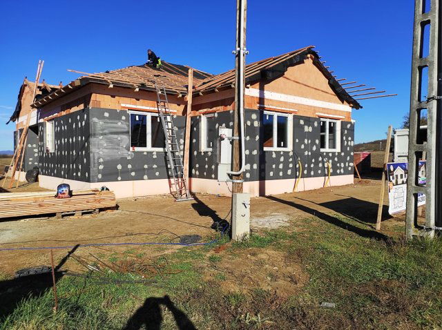 Eladó ikerház, Csörögön 99.9 M Ft, 4+1 szobás