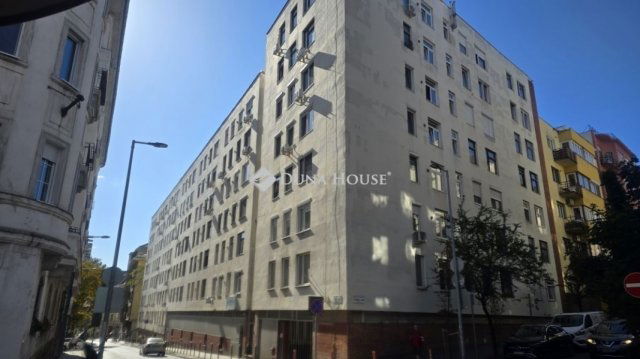 Eladó téglalakás, Budapesten, II. kerületben 130 M Ft, 3 szobás