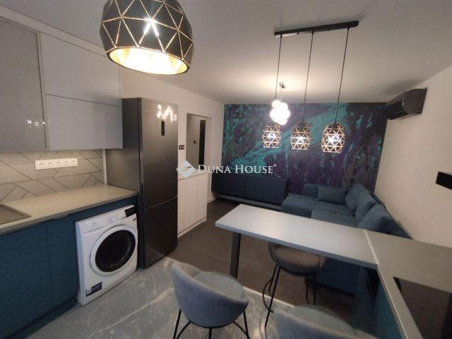 Eladó panellakás, Tatabányán 47.9 M Ft, 3 szobás