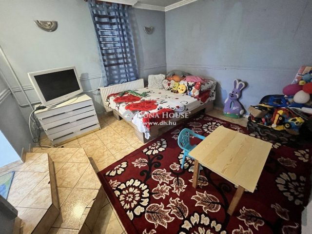 Eladó családi ház, Kecskeméten 19.9 M Ft, 2 szobás