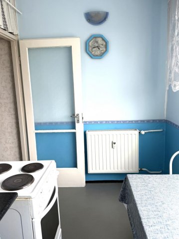 Eladó panellakás, Komáromban 39.9 M Ft, 2 szobás