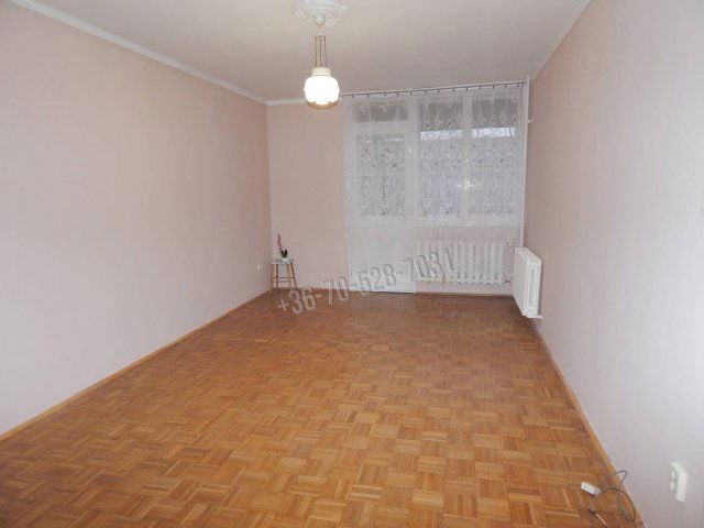 Eladó téglalakás, Tatabányán 42 M Ft, 2 szobás