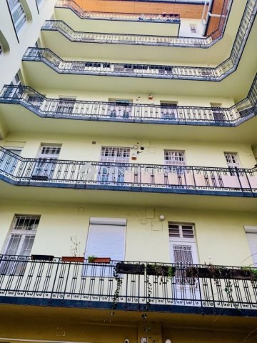 Eladó téglalakás, Budapesten, V. kerületben 104.5 M Ft, 3 szobás