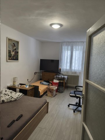 Eladó téglalakás, Pétfürdőn 36 M Ft, 2 szobás