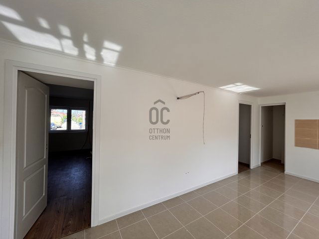 Eladó családi ház, Cegléden 36.9 M Ft, 2 szobás