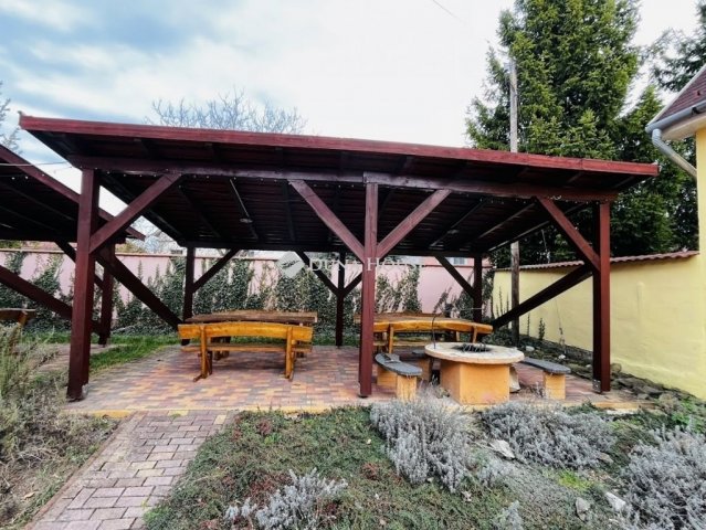 Eladó családi ház, Szilvásváradon 158 M Ft, 10 szobás