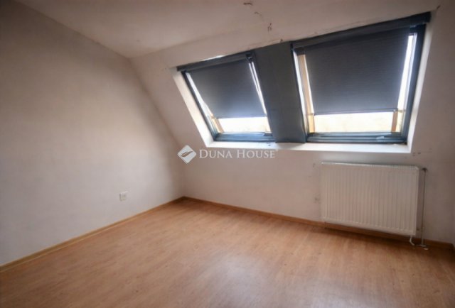 Eladó téglalakás, Budapesten, X. kerületben 100 M Ft, 5 szobás