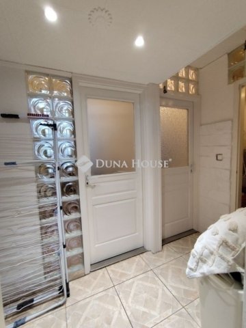 Eladó téglalakás, Budapesten, VIII. kerületben 68.9 M Ft