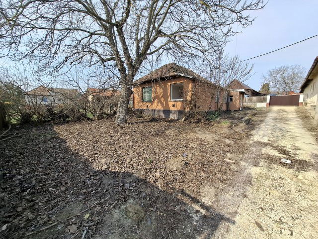 Eladó telek, Mendén, Jókai utcában 29.9 M Ft