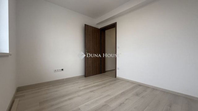 Eladó téglalakás, Szombathelyen 72.5 M Ft, 1+2 szobás