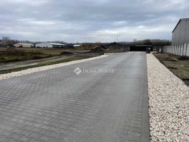 Eladó ipari ingatlan, Bugyin 96 M Ft / költözzbe.hu