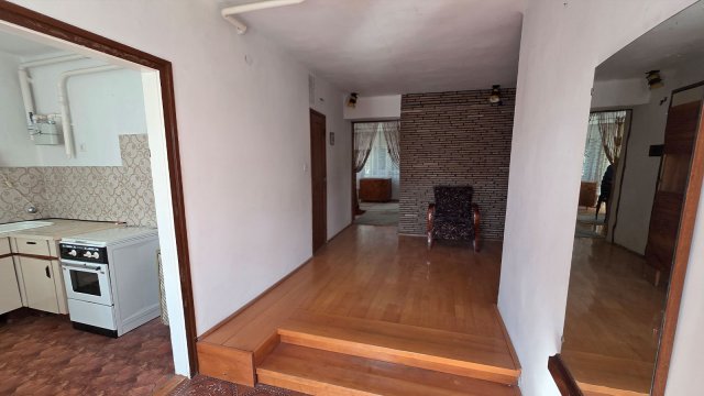 Eladó családi ház, Sopronban 145.5 M Ft, 7 szobás