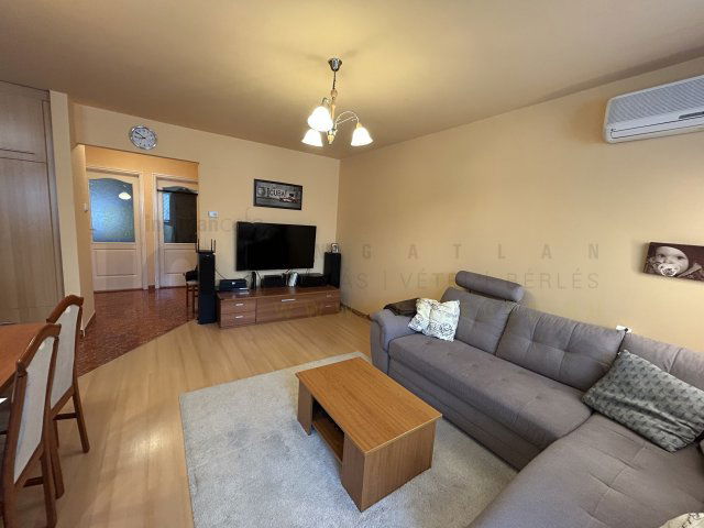 Eladó téglalakás, Szegeden 72.99 M Ft, 1+2 szobás