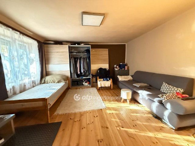 Eladó családi ház, Velencén 49.9 M Ft, 2 szobás