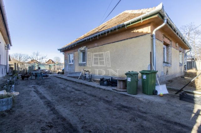 Eladó családi ház, Turán 22 M Ft, 3+1 szobás