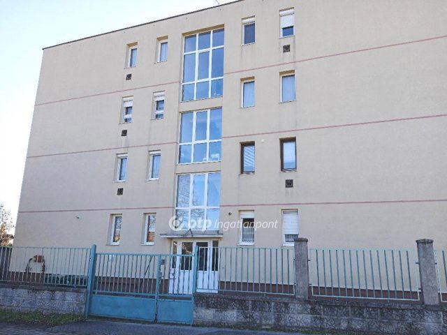 Eladó téglalakás, Veszprémben 55 M Ft, 2 szobás