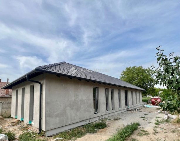 Eladó családi ház, Pilisen 90 M Ft, 4 szobás