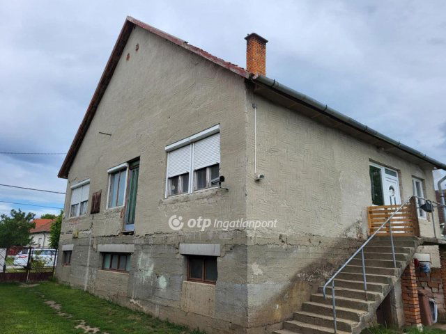 Eladó családi ház, Jászfényszarun 36.9 M Ft, 2 szobás