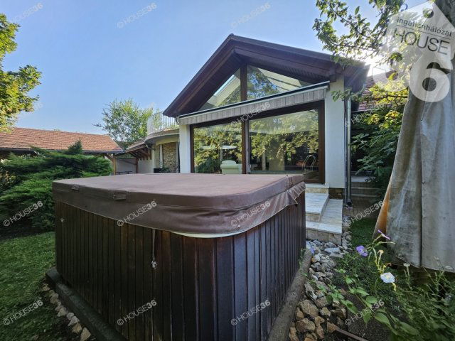 Eladó családi ház, Kecskeméten 279.9 M Ft, 7 szobás