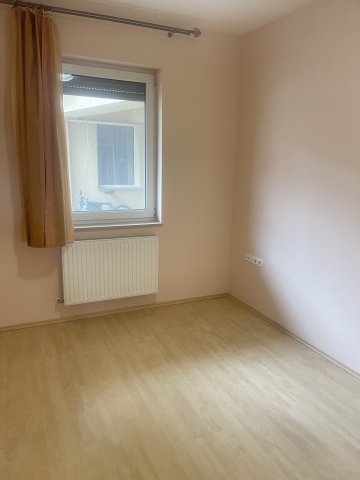 Kiadó téglalakás, albérlet, Baján 120 E Ft / hó