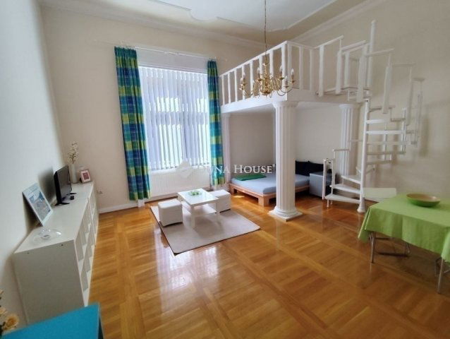 Eladó téglalakás, Budapesten, VI. kerületben 99.9 M Ft, 2 szobás