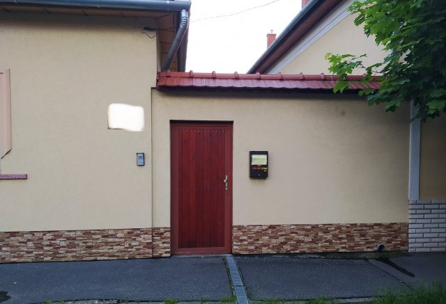 Eladó családi ház, Cegléden 57.99 M Ft, 2 szobás