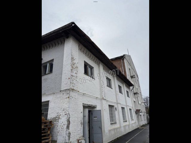 Eladó üzlethelyiség, Békéscsabán 200 M Ft