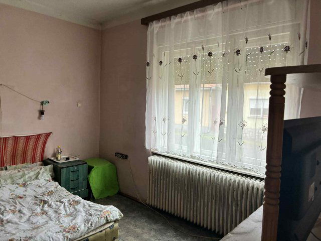 Eladó családi ház, Szentlőrincen 45 M Ft, 3 szobás