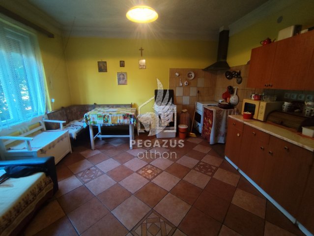 Eladó családi ház, Ózdon 15.9 M Ft, 3 szobás