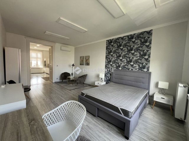 Eladó téglalakás, Budapesten, VI. kerületben 127.5 M Ft