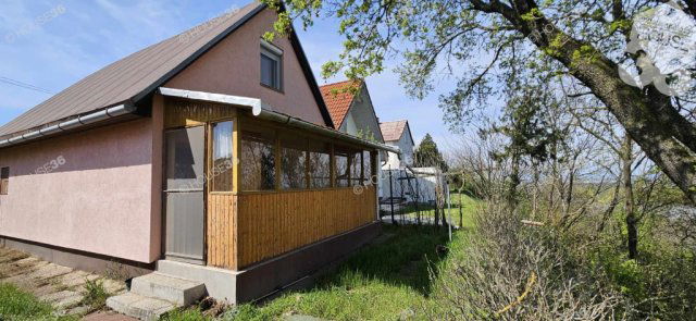 Eladó nyaraló, Kulcson 23.4 M Ft, 3 szobás / költözzbe.hu