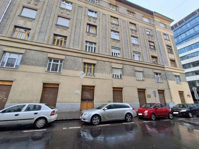 Eladó téglalakás, Budapesten, VIII. kerületben 51.9 M Ft