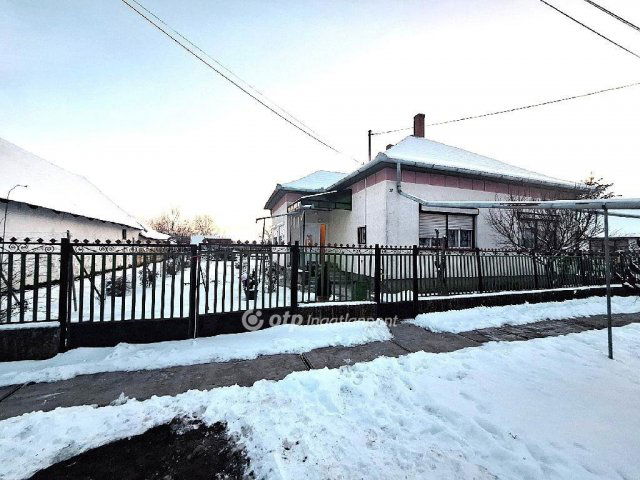 Eladó családi ház, Körösladányban 14.9 M Ft, 2 szobás