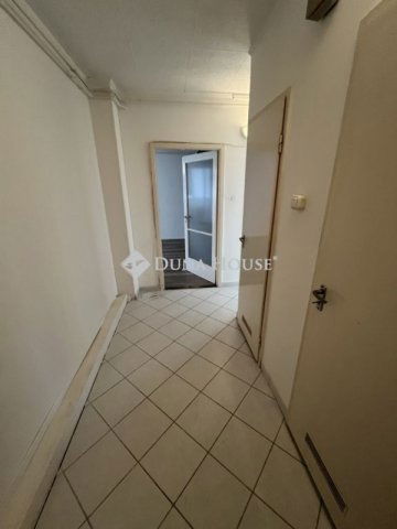 Eladó panellakás, Kecskeméten 43 M Ft, 2 szobás