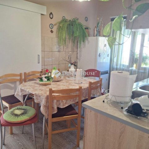 Eladó családi ház, Gasztonyban 35.99 M Ft, 3 szobás