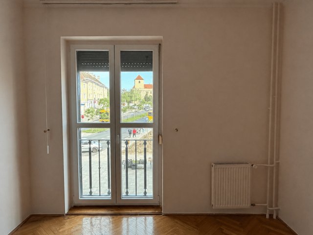 Eladó téglalakás, Várpalotán 40.9 M Ft, 2 szobás