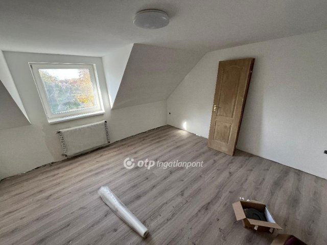 Eladó családi ház, Majosházán 129 M Ft, 6+2 szobás