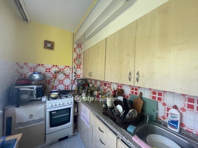 Eladó panellakás, Székesfehérvárott 52 M Ft, 2 szobás