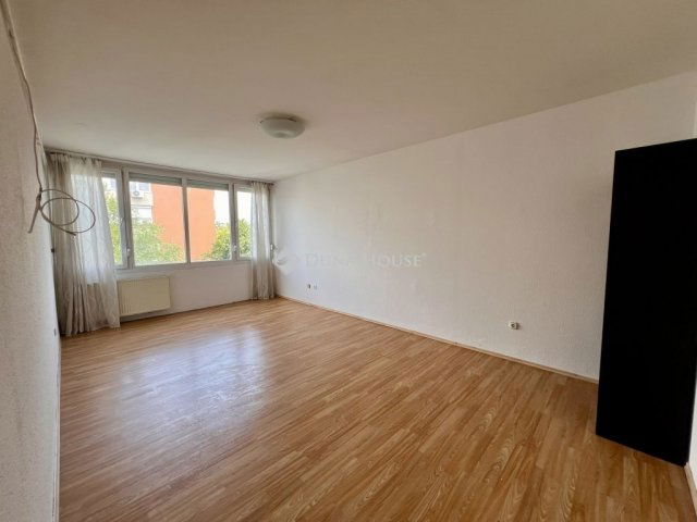 Eladó panellakás, Szigetszentmiklóson 46.9 M Ft, 2 szobás