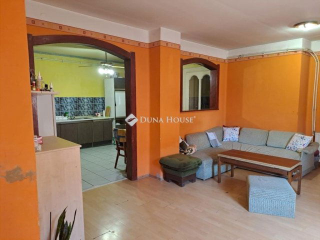 Eladó családi ház, Katymáron 8 M Ft, 4 szobás