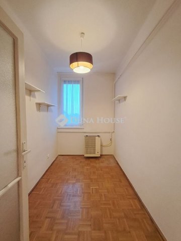 Eladó téglalakás, Debrecenben 60 M Ft, 2+1 szobás