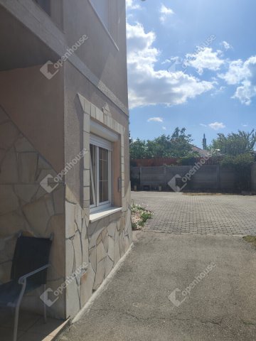 Eladó családi ház, Tatabányán 79.99 M Ft, 4 szobás
