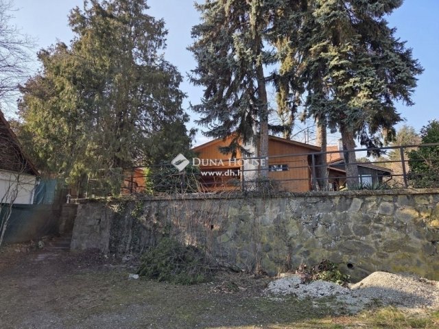 Eladó családi ház, Leányfaluban 159.9 M Ft, 3 szobás