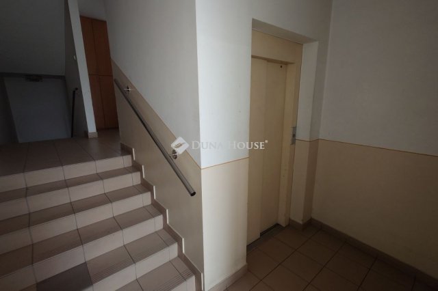 Eladó téglalakás, Kecskeméten 55 M Ft, 2 szobás