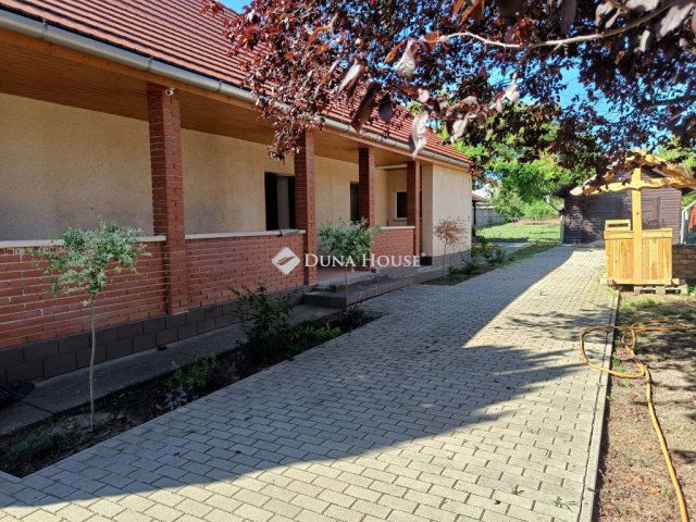 Eladó családi ház, Ráckeresztúron 66.5 M Ft, 2 szobás